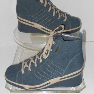 WANTED LACE UP BLUE ANKLE BOOTS SIZE 8 MEDIUM